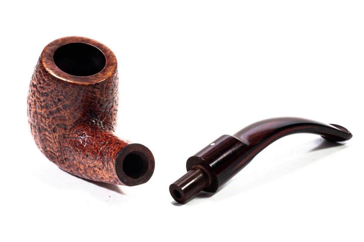 Dunhill Pipe County 3202 Bent 2023