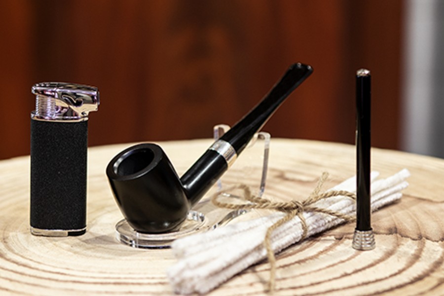 How to Smoke a Tobacco Pipe? - Our Complete Guide